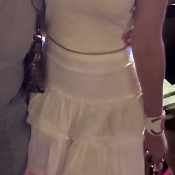 Aritzia White Skirt - Picture 4 of 4